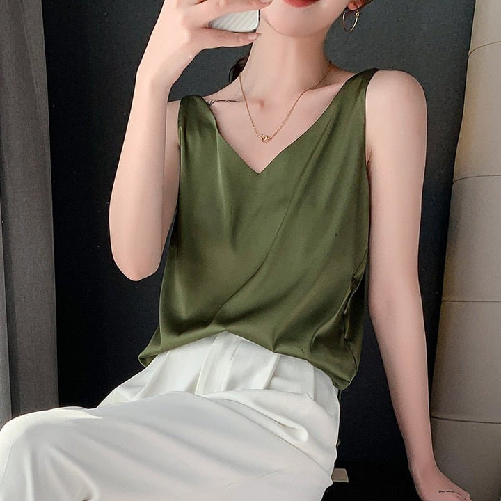 LS | Women Timeless Chic Top Lion Style