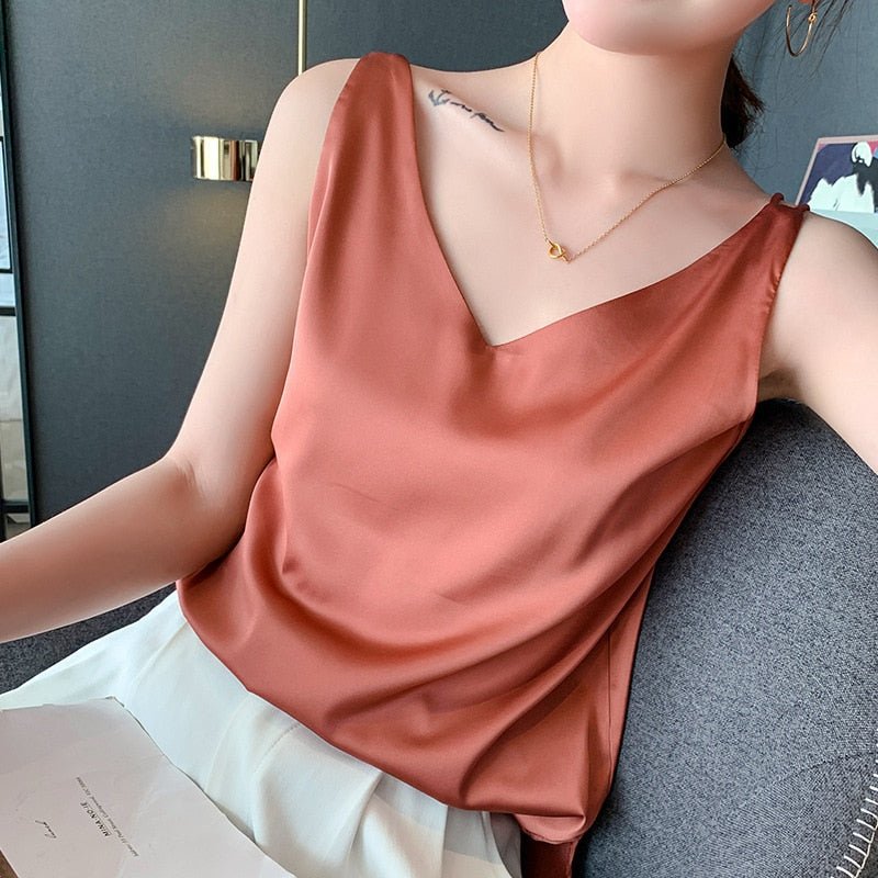 LS | Women Timeless Chic Top Lion Style
