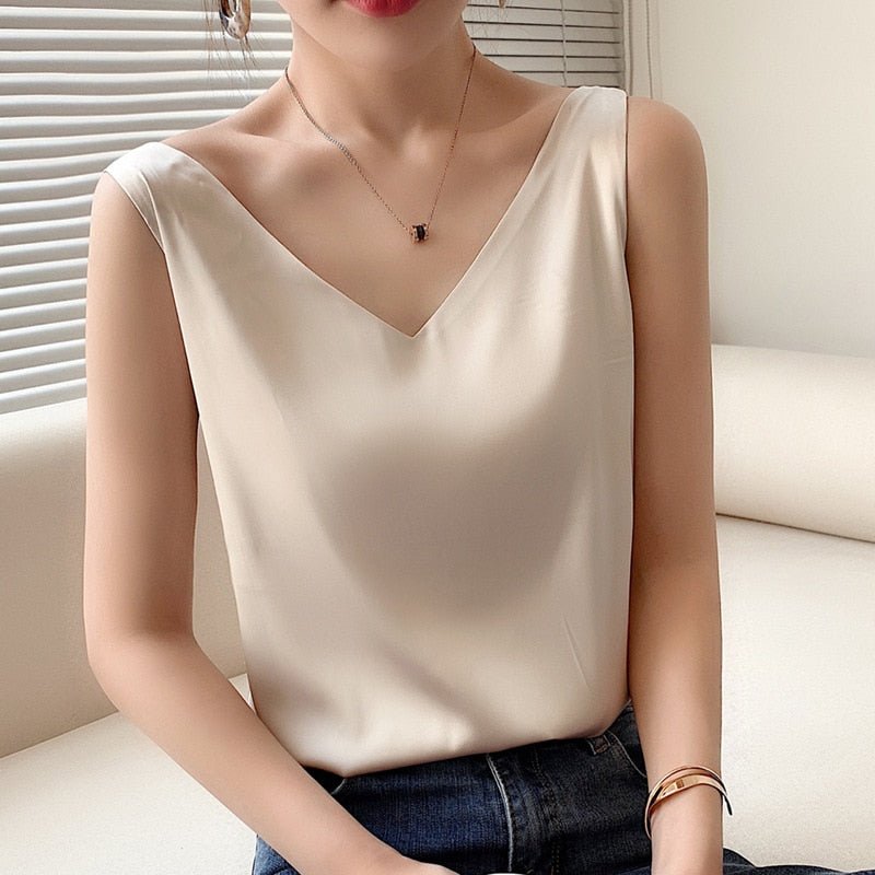 LS | Women Timeless Chic Top Lion Style