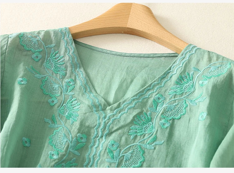 Lion Style | Women’s Relaxed Fit Blouse