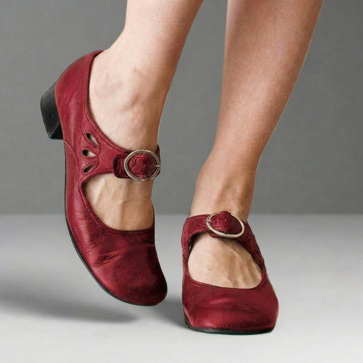 Lion Style | Women’s Retro Buckle Pumps