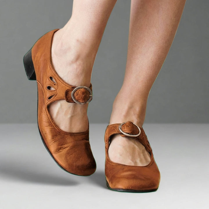 Lion Style | Women’s Retro Buckle Pumps