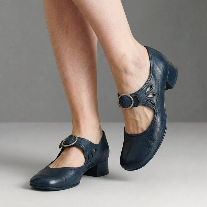 Lion Style | Women’s Retro Buckle Pumps