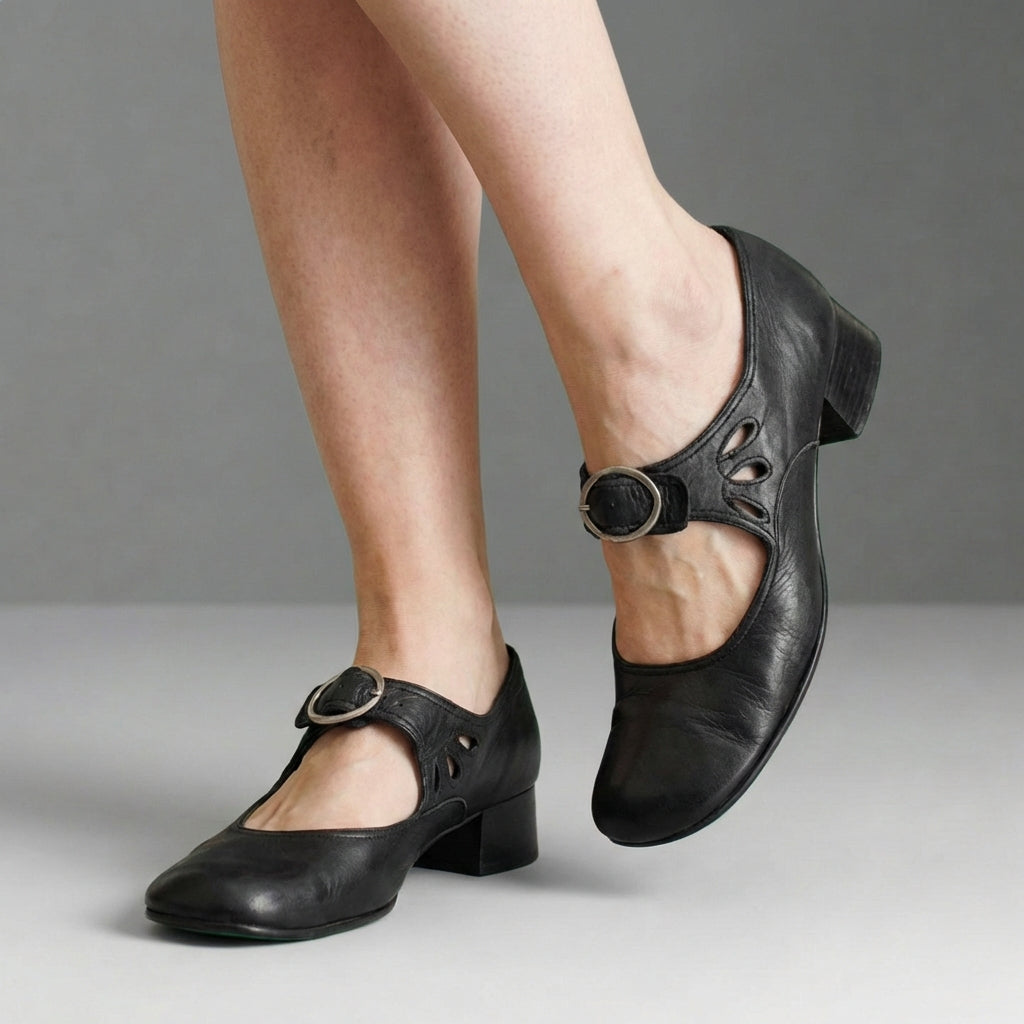 Lion Style | Women’s Retro Buckle Pumps